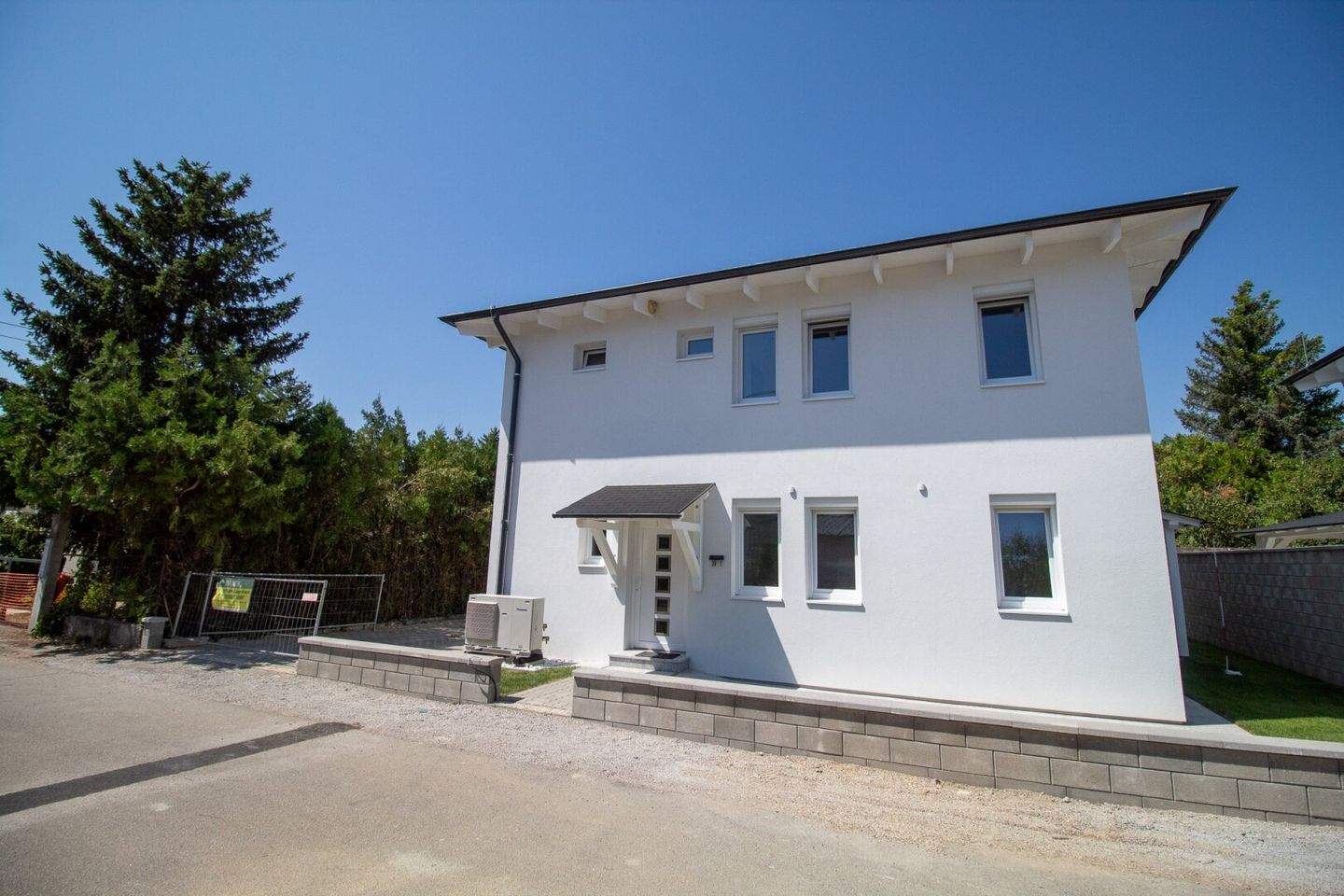 5 rooms House in Hagenbrunn, Austria No. 131688