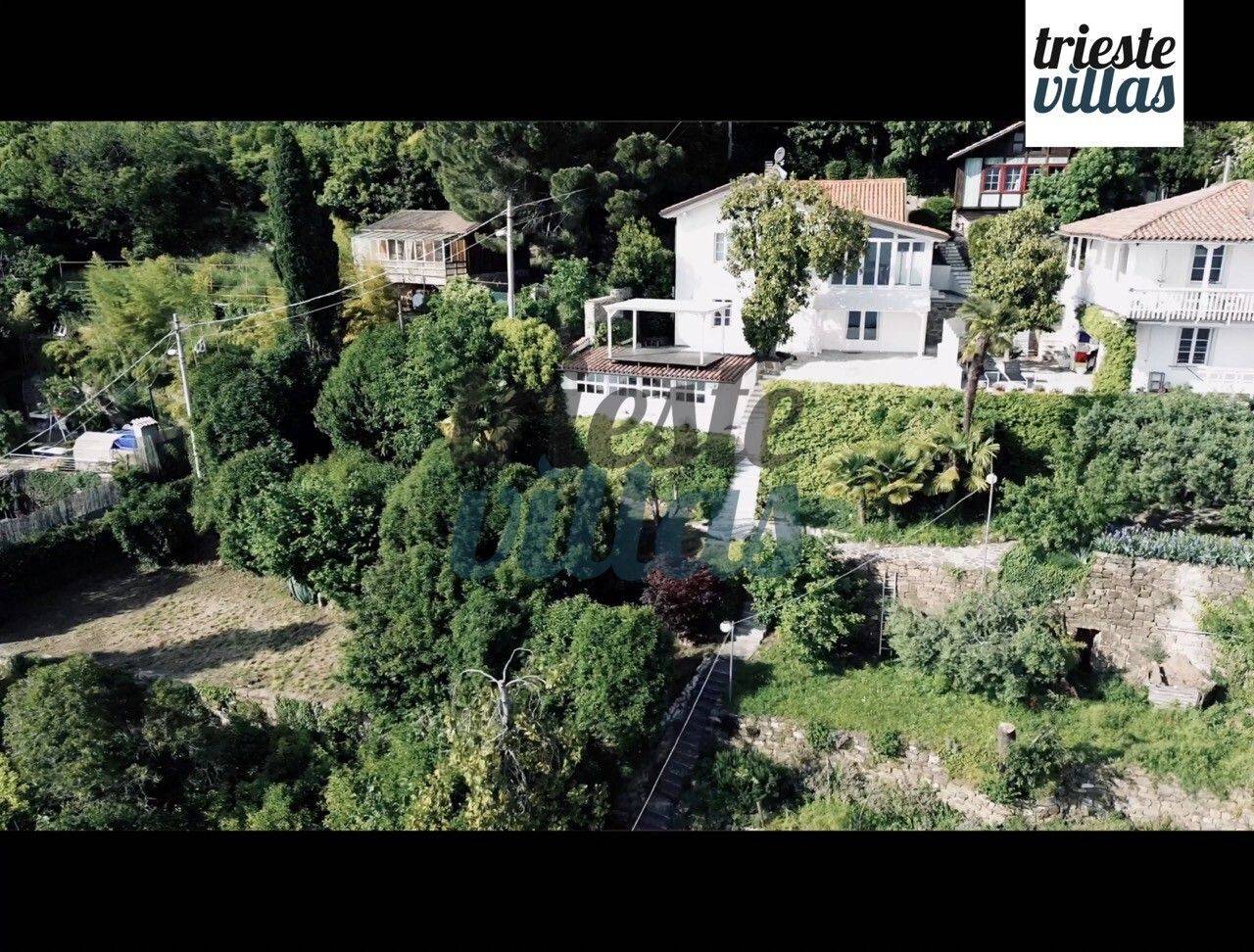 3 bedrooms Villa in Trieste, Italy No. 94241