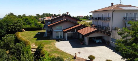 3 bedrooms Villa in Pianfei, Italy No. 292202 2