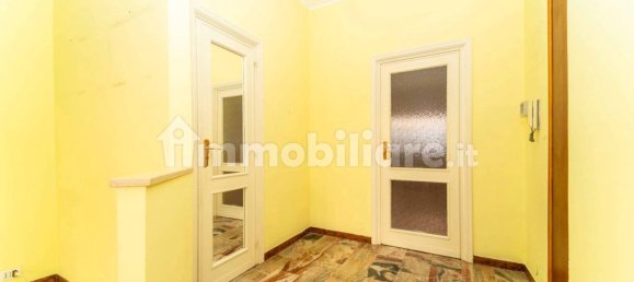 1 bedroom Apartment in Turin, Italy No. 379949 6