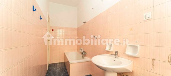 1 bedroom Apartment in Turin, Italy No. 379949 21