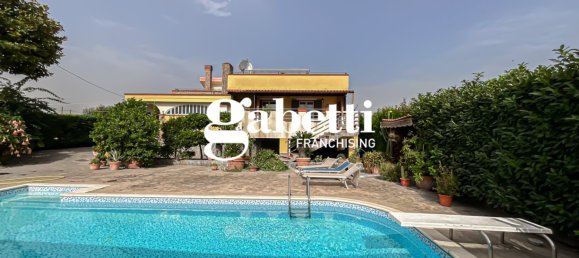 3 bedrooms Villa in Scafati, Italy No. 139033 2