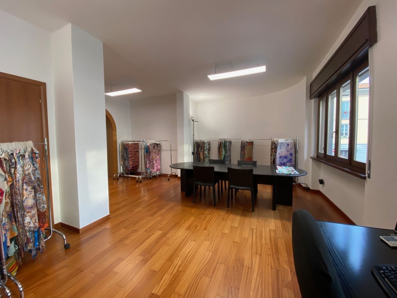 Bureau à Como, Italy 115m² No. 11951