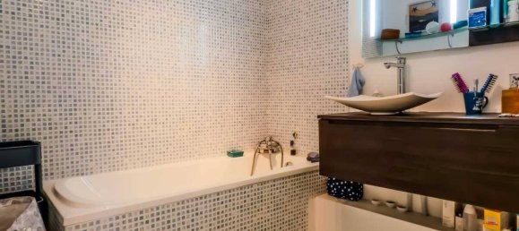 Villa de 4 dormitorios en Pau, France No. 207705 8