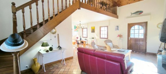 5 Schlafzimmer Haus in Guimaec, France, Nr. 204246 12