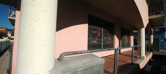 Imóvel comercial de 1 divisão em Olbia, Italy N.º 43750 2