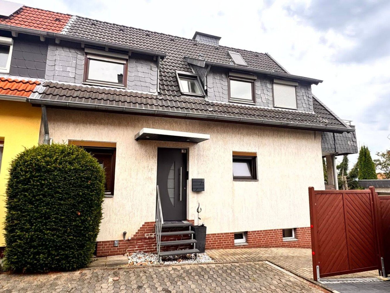 7 rooms Townhouse in Hildesheim, Germany No. 331371