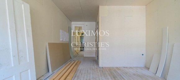 422m² Building in Porto, Portugal No. 104018 16