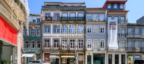 422m² Building in Porto, Portugal No. 104018 9