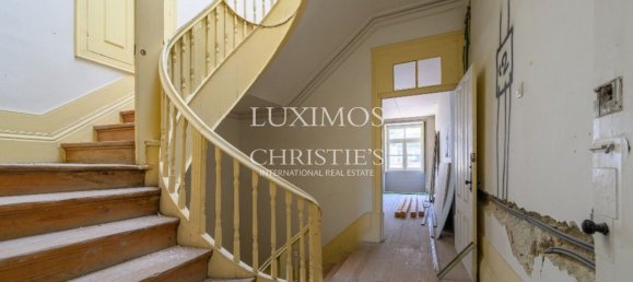 422m² Building in Porto, Portugal No. 104018 2