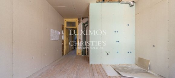 422m² Building in Porto, Portugal No. 104018 21