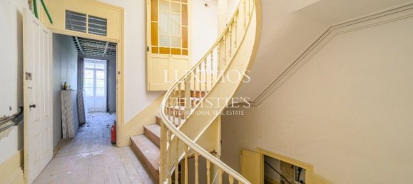 422m² Building in Porto, Portugal No. 104018 4