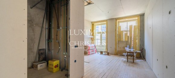 422m² Building in Porto, Portugal No. 104018 15