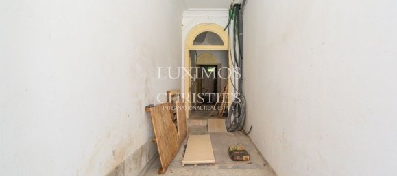 422m² Building in Porto, Portugal No. 104018 23