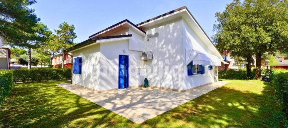 Villa de 2 dormitorios en San Michele al Tagliamento, Italy No. 268407 3