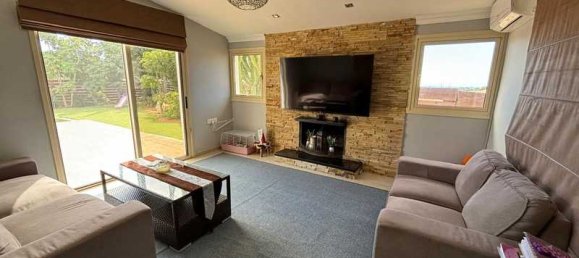 3 bedrooms House in Monagroulli, Cyprus No. 13825 3