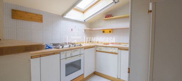 Casa de 4 dormitorios en Montelupone, Italy No. 120711 11