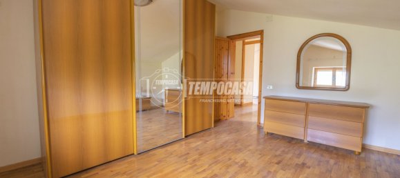 Casa de 4 dormitorios en Montelupone, Italy No. 120711 6