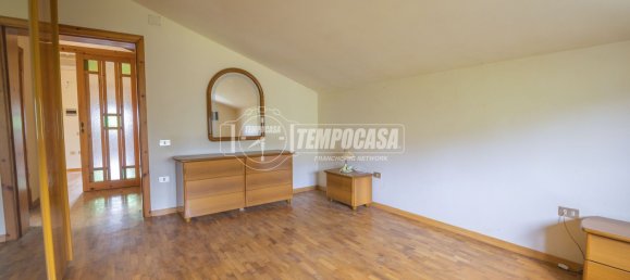 Casa de 4 dormitorios en Montelupone, Italy No. 120711 5