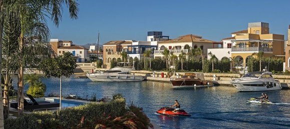 4 bedrooms Villa in Limassol, Cyprus No. 10359 10