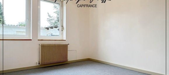 2 Schlafzimmer Haus in Fitz-James, France, Nr. 213047 5