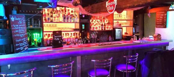 100m² Commercial property in Blois, France No. 85211 2