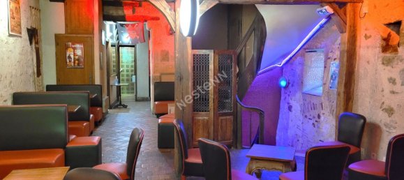 100m² Commercial property in Blois, France No. 85211 4