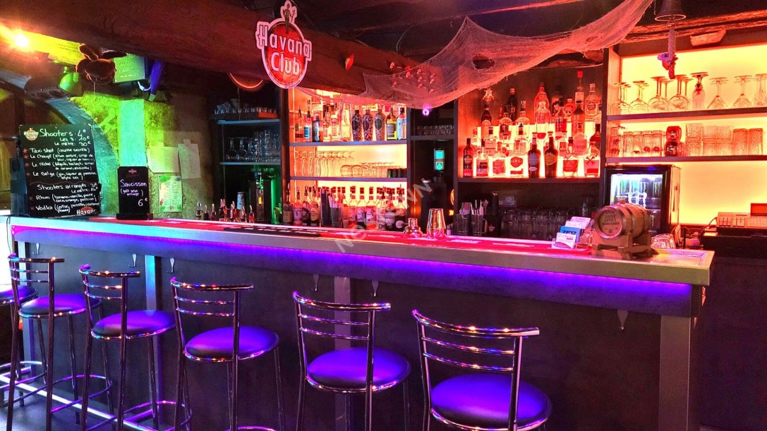 100m² Commercial property in Blois, France No. 85211