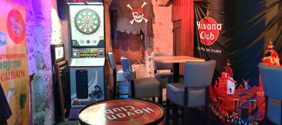 100m² Commercial property in Blois, France No. 85211 3