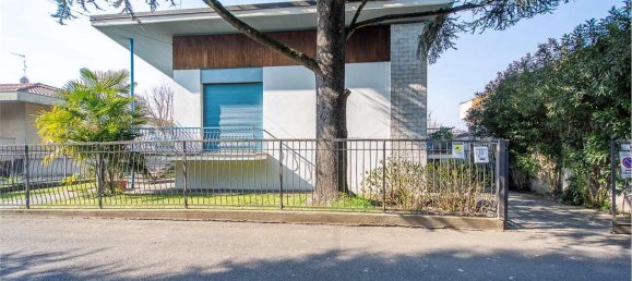 Villa de 3 divisões em Castano Primo, Italy N.º 20354 2