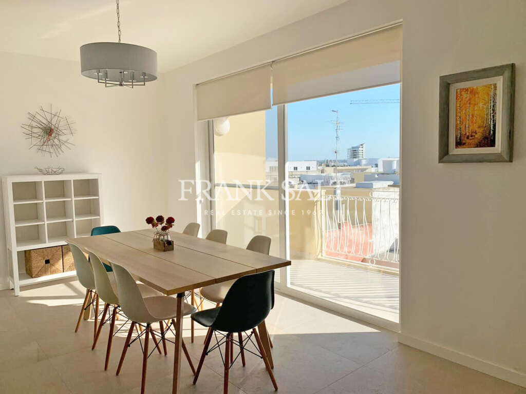 Apartamento de 3 dormitorios en Saint Julian's, Malta No. 9933