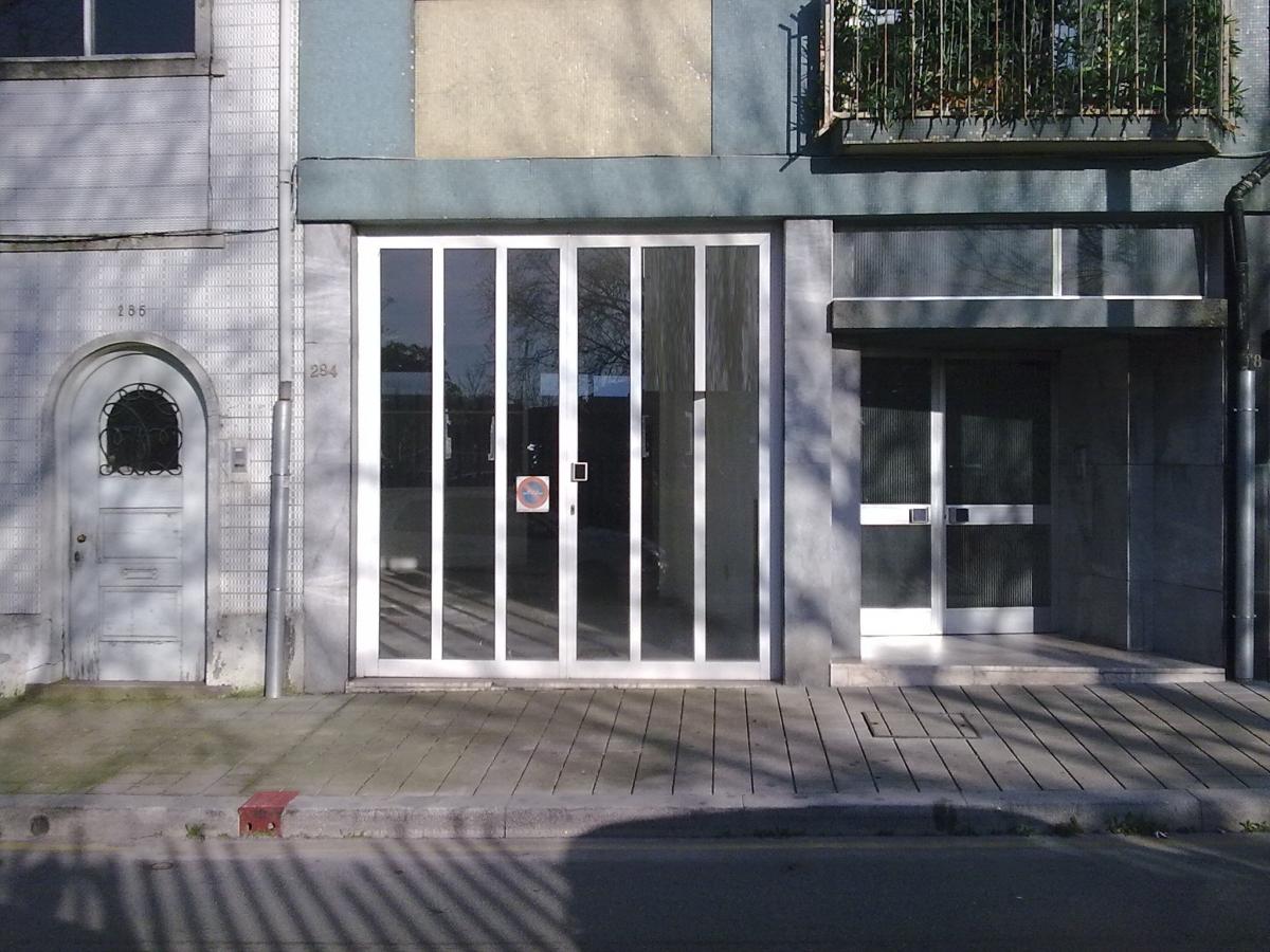 84m² Shop in Porto, Portugal No. 8450