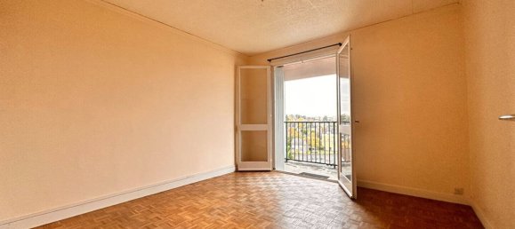 2 chambres Appartement à Bourges, France No. 104963 2