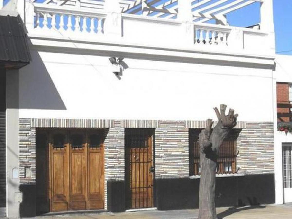 Дом с 3 спальнями в Буэнос-Айрес, Аргентина № 65046