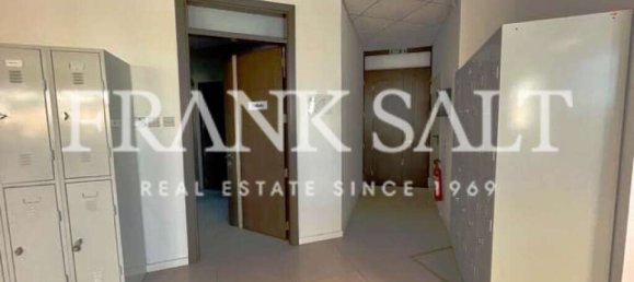 780m² Office in Qormi, Malta No. 12366 7