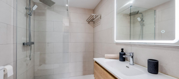 3 Schlafzimmer Wohnung in Marbella, Spain, Nr. 202049 8