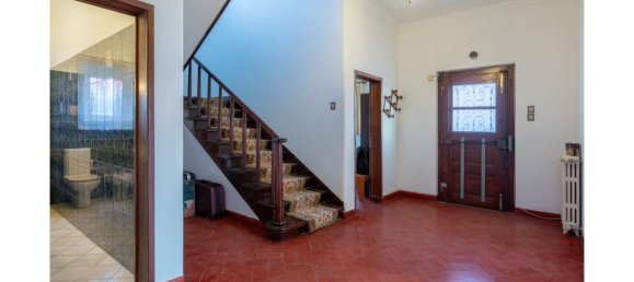 5 bedrooms Villa in Cascais, Portugal No. 184979 10