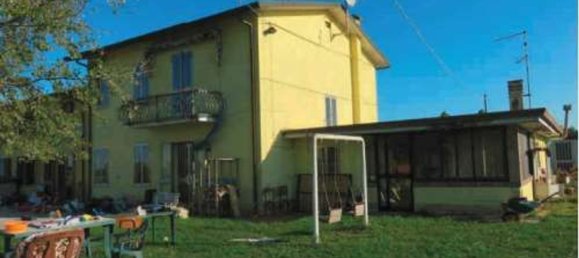8 rooms Apartment in Melara, Italy No. 52424 11