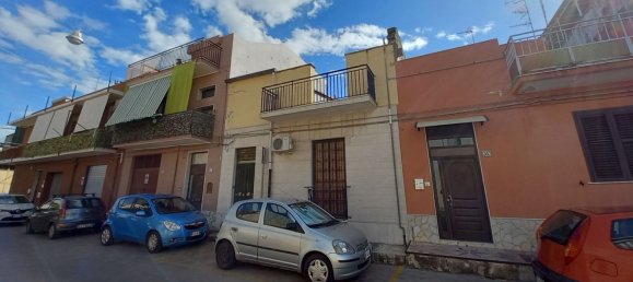 3 rooms House in Priolo Gargallo, Italy No. 178491 3