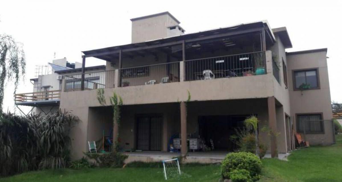 Дом с 3 спальнями в Кордоба, Аргентина № 1441