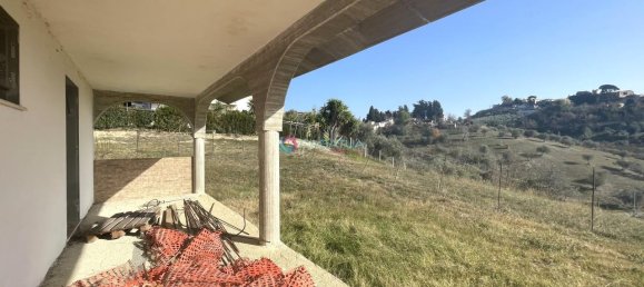 15 rooms House in Spoltore, Italy No. 110037 30