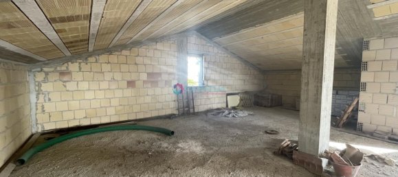 15 rooms House in Spoltore, Italy No. 110037 5