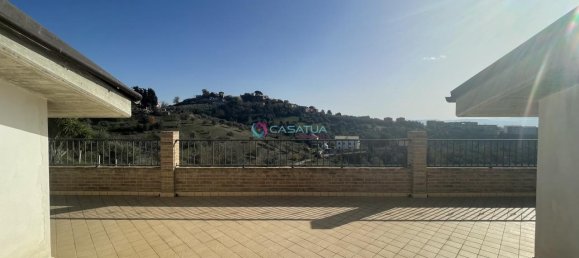 15 rooms House in Spoltore, Italy No. 110037 8