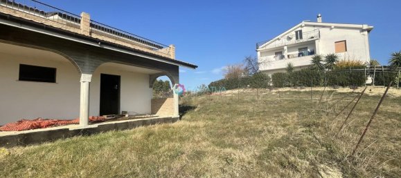 15 rooms House in Spoltore, Italy No. 110037 33