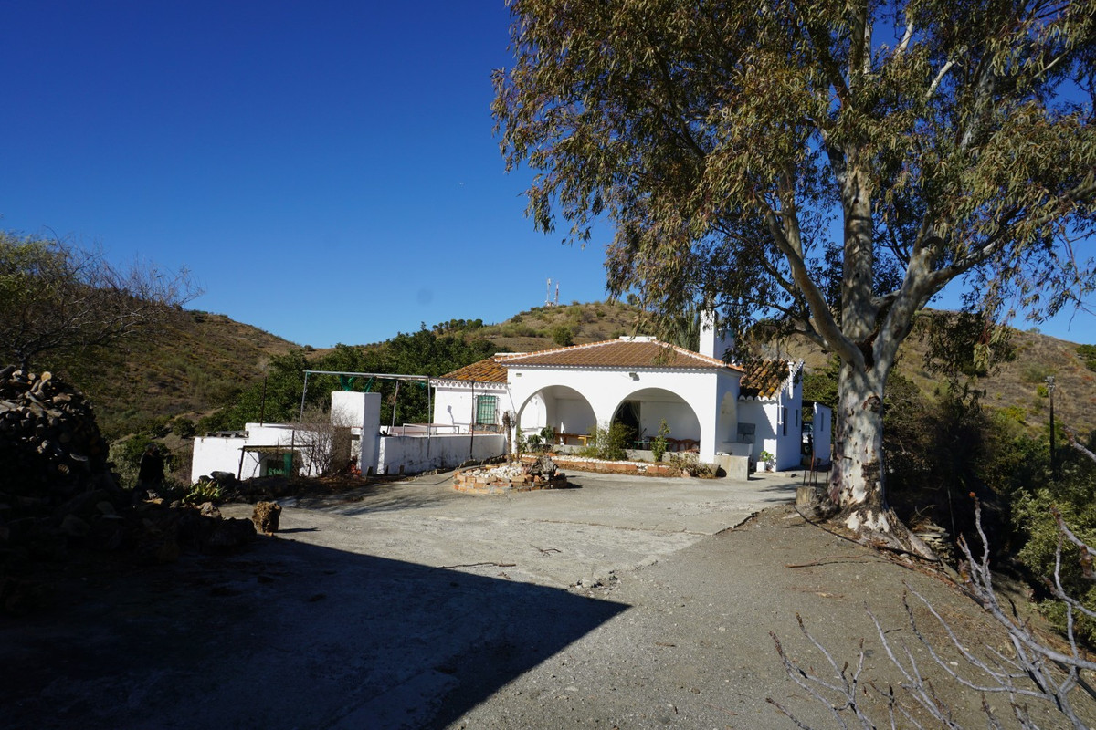 3 bedrooms House in Vinuela, Spain No. 128508