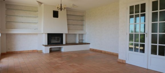 4 bedrooms House in Ombree d'Anjou, France No. 340698 4