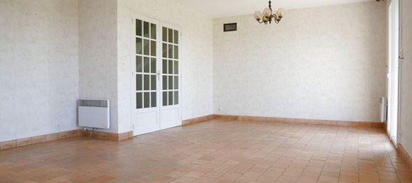 4 bedrooms House in Ombree d'Anjou, France No. 340698 5