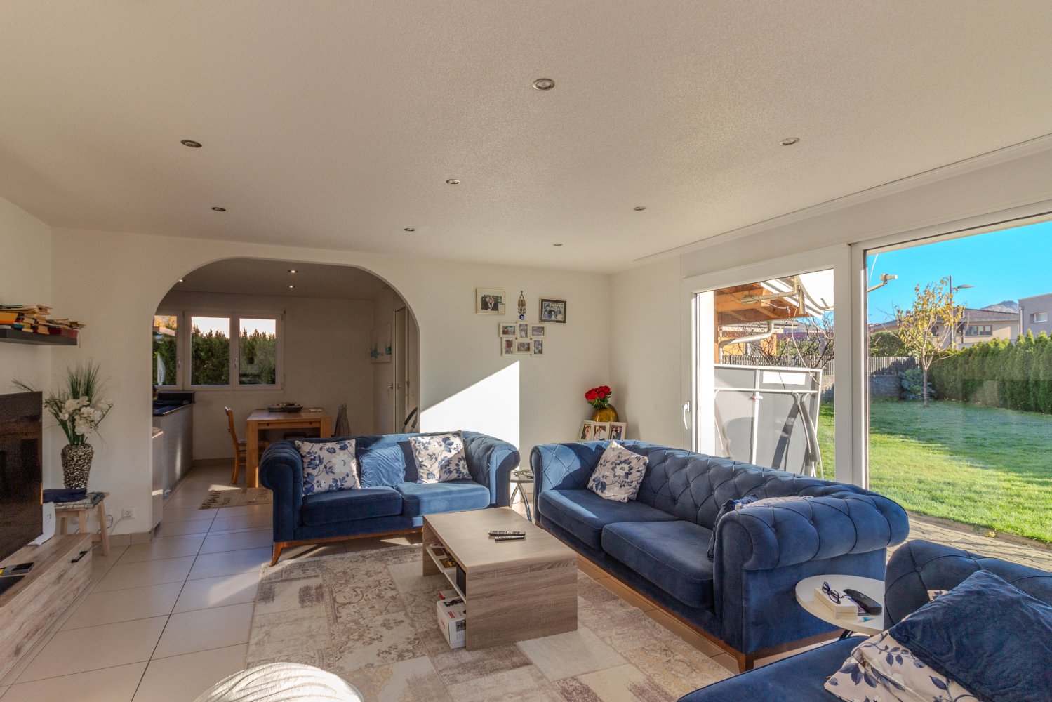 Дом с 6 спальнями в Vetroz, Швейцария № 352