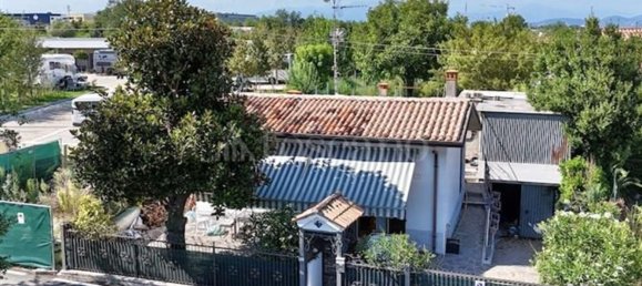 3 bedrooms House in Peschiera del Garda, Italy No. 319583 3