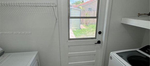 3 dormitorios villa en venta en Miami, Miami-Dade, Florida, USA № 615643 11